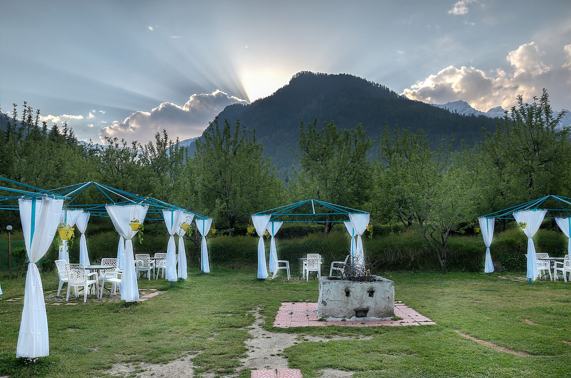 Treebo Trend Celebriti Manali Hotell Vashist Eksteriør bilde