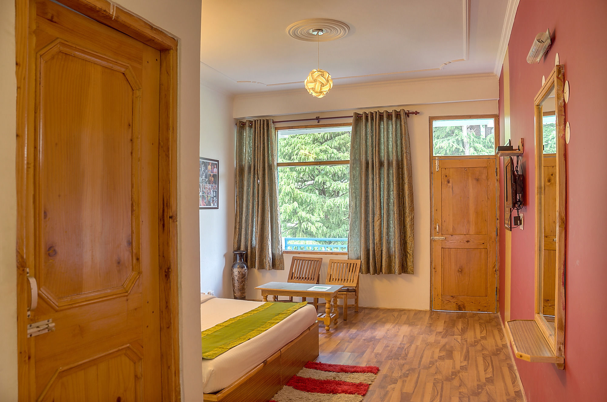 Treebo Trend Celebriti Manali Hotell Vashist Eksteriør bilde